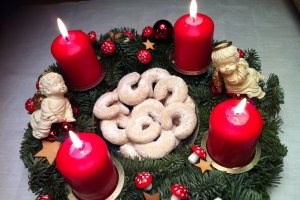 Wiener vanillekipferl-cornulete vieneze cu vanilie