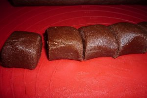 Fursecuri cu cacao si ciocolata alba