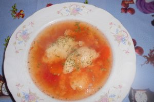 Supa de rosii cu galuste