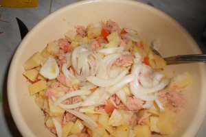 Salata de cartofi cu ton