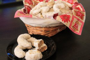 Cornulete cu nuca si vanilie