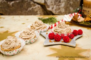 No-bake cupcake cu glazura de pireu de castane