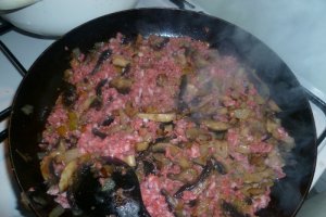 Sufleu cu ciuperci si carne