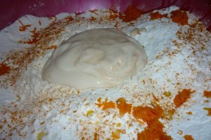 Cozonac cu nuca, portocala caramelizata si ciocolata