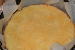 Tort cu crema de portocale si vanilie