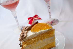 Tort cu crema de portocale si vanilie