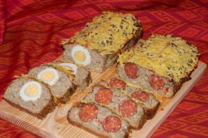Aperitiv rulada de carne