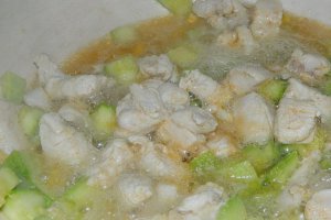Piept de pui si legume in tigaia wok