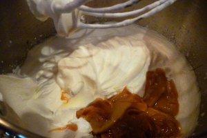 Prajitura cu caramel