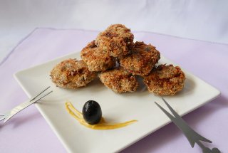Chiftele de curcan si vita in crusta de cascaval la cuptor