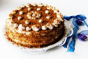 Tort cu crema de vanilie si krantz