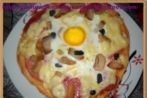 Pizza cu blat crocant