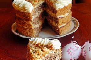 Tort cu nuca si crema mascarpone