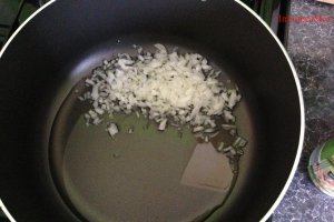 Tocanita cu pui, ciuperci, pastai si cartofi