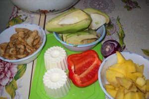 Salata de pui cu fructe exotice