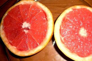 Grapefruit cu miere si menta