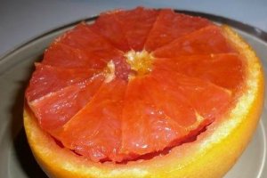 Grapefruit cu miere si menta