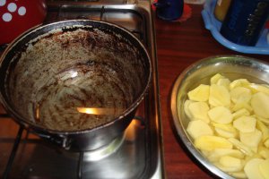 Cartofi cu smantana si usturoi la cuptor