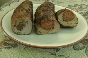 Muşchiuleţ de porc umplut cu şunculiţă sau cârnaţi