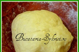 Baigli-cozonac cu nuca