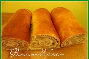 Baigli-cozonac cu nuca