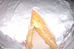 Tort cu crema de vanilie si banane