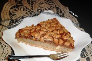 Crumble cu dulceata de gutui si nuci