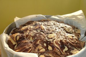 Tort  racoritor cu fructe si ciocolata