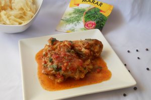 Tocanita de pui cu ceapa si rosii