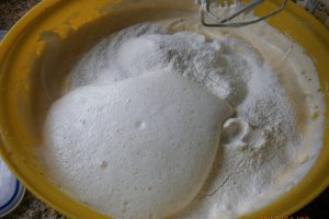 Tort cu frisca si portocale
