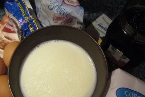 Prajitură cu mure şi cremă de vanilie