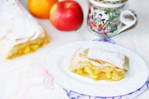 Strudel cu mere si portocale