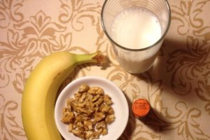 Smoothie de banane cu lăptişor de matcă