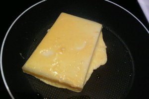 Saganaki ( branza prajita)