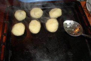 Galuste cu gem de prune_Lumia