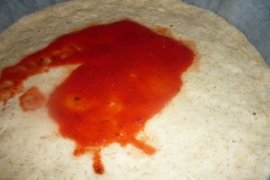 Pizza cu branza si usturoi