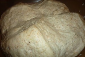 Pizza cu branza si usturoi