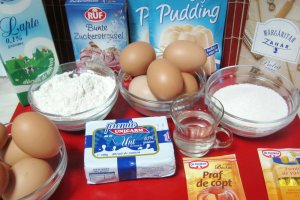 Tort spirala cu caramel si crema de vanilie