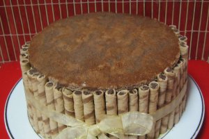 Tort spirala cu caramel si crema de vanilie