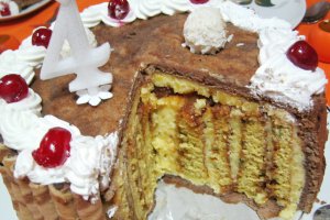 Tort spirala cu caramel si crema de vanilie