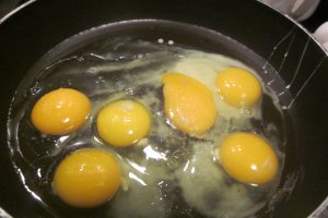 Mămăligă cu brânza de capră și papară