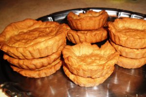 Tartine cu salata din piept de pui, ciuperci si telina