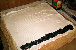 Rulada cu mascarpone si afine