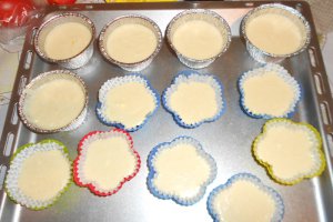 Briose cu crema de lamaie si frisca