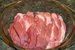 Ceafa de porc la cuptor cu bacon