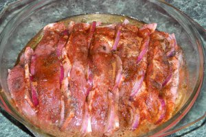 Ceafa de porc la cuptor cu bacon