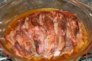 Ceafa de porc la cuptor cu bacon
