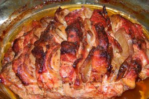 Ceafa de porc la cuptor cu bacon