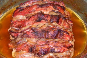 Ceafa de porc la cuptor cu bacon