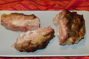 Ceafa de porc la cuptor cu bacon